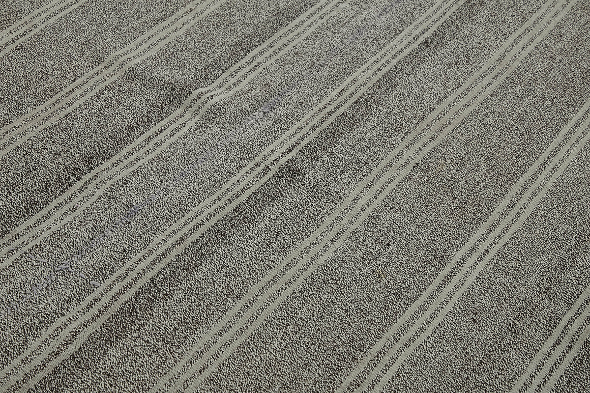 Kadex Antrasit ve Bej Çizgili Yün ve Pamuk Modern Kilim 220x285 cm – mekânda kullanım