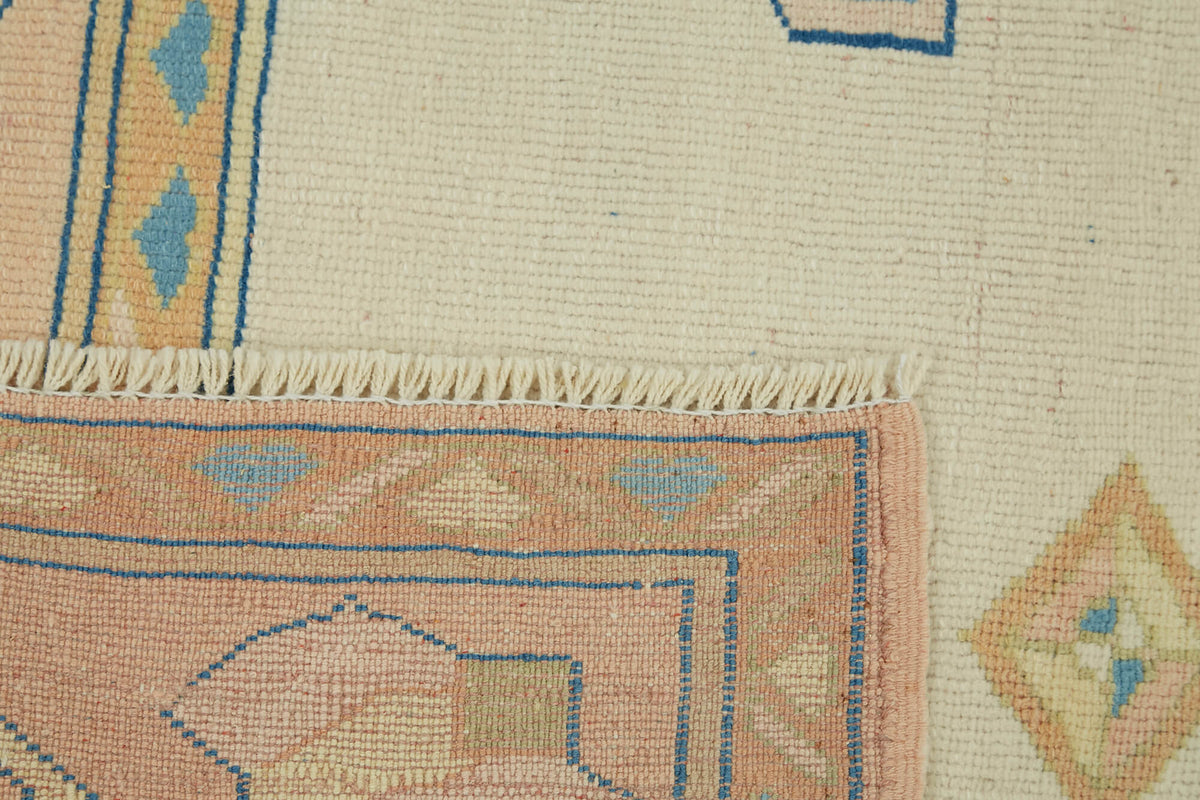Kavale Krem Bej Halı Madalyon Göbekli Vintage 159x239 cm – kenar detayı