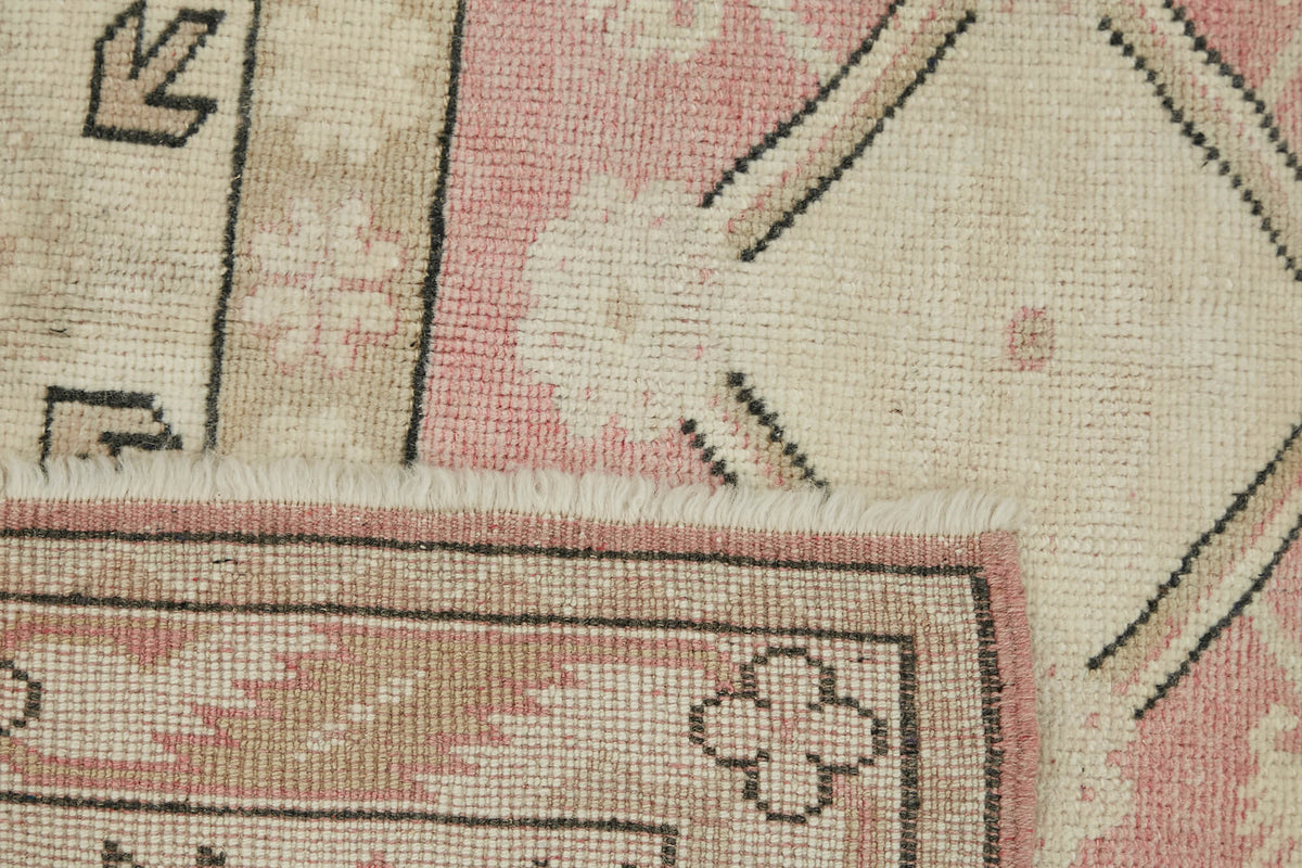 Kavale Vintage Pembe Bej Etnik Geometrik El Dokuma Halı 119x216 cm 43603 – kenar detayı