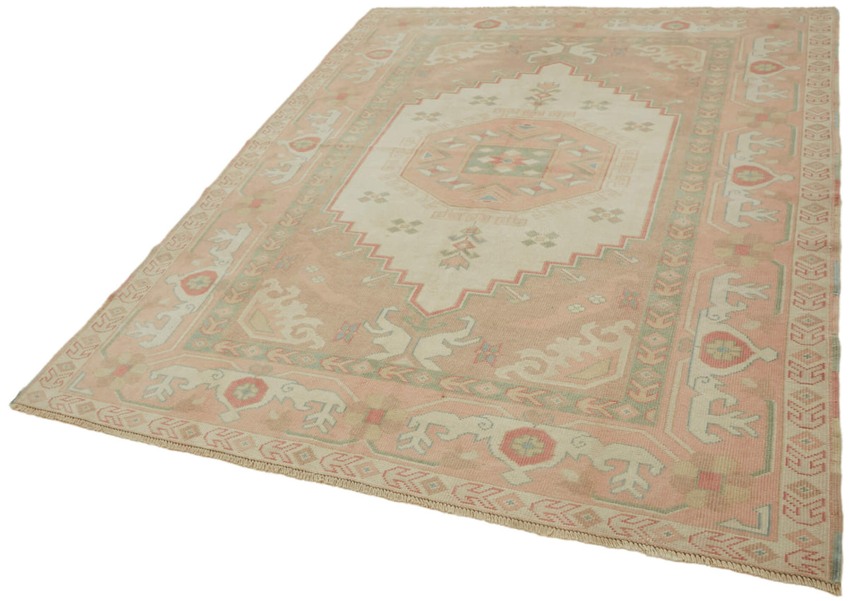 Kavale Geometrik Desenli Bej ve Pembe Tonlu Anadolu Halısı 184x247 cm – doku yakın çekim