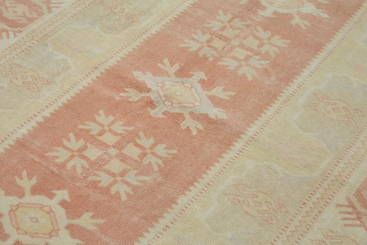 Kavale Bej Pembe Geometrik Desenli Yün Pamuk El Dokuma Halı 160x230 cm – mekânda kullanım