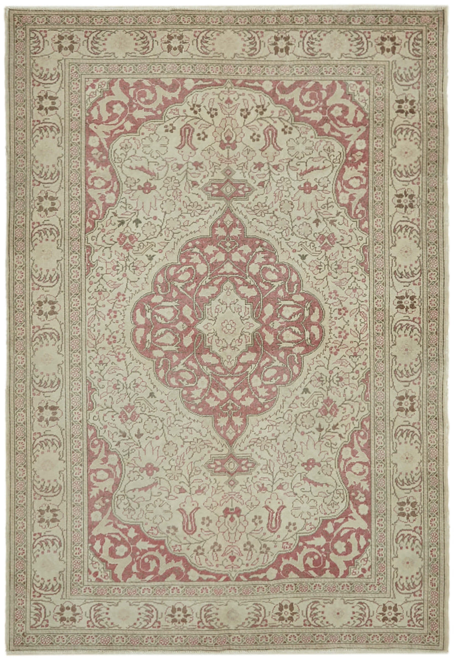 Kavale Madalyon Desenli Bej ve Gümüş Düz Dokuma Halı 153x220 cm