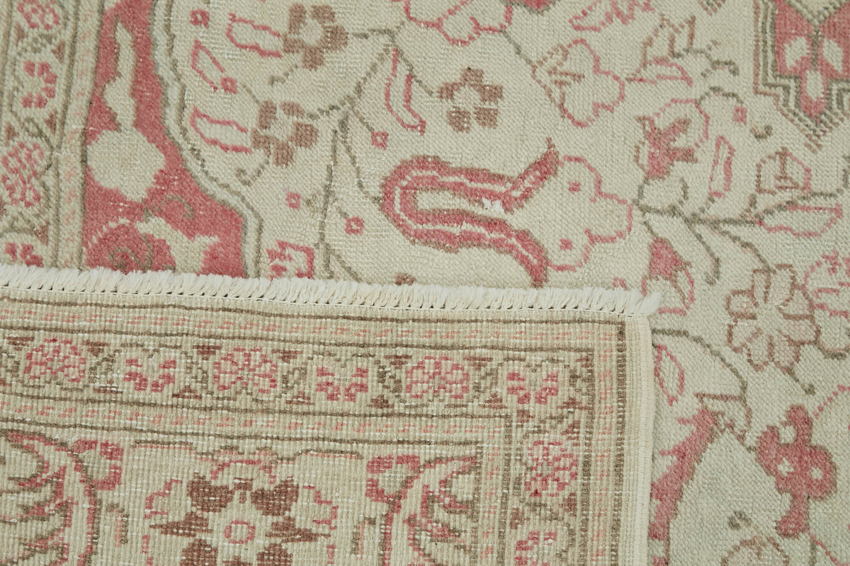 Kavale Madalyon Desenli Bej ve Gümüş Düz Dokuma Halı 153x220 cm – kenar detayı