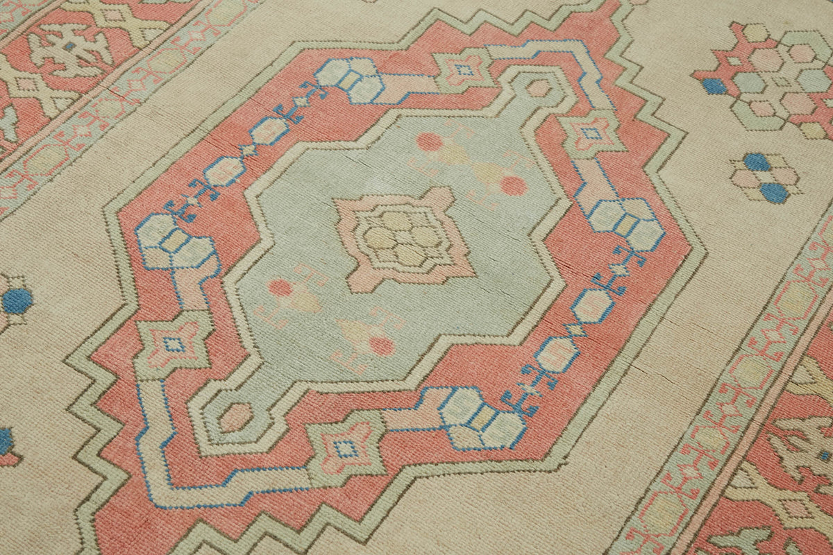 Kavale Bej Halı Geometrik Desenli Gümüş ve Turkuaz Tonlu 139x226 cm – mekânda kullanım