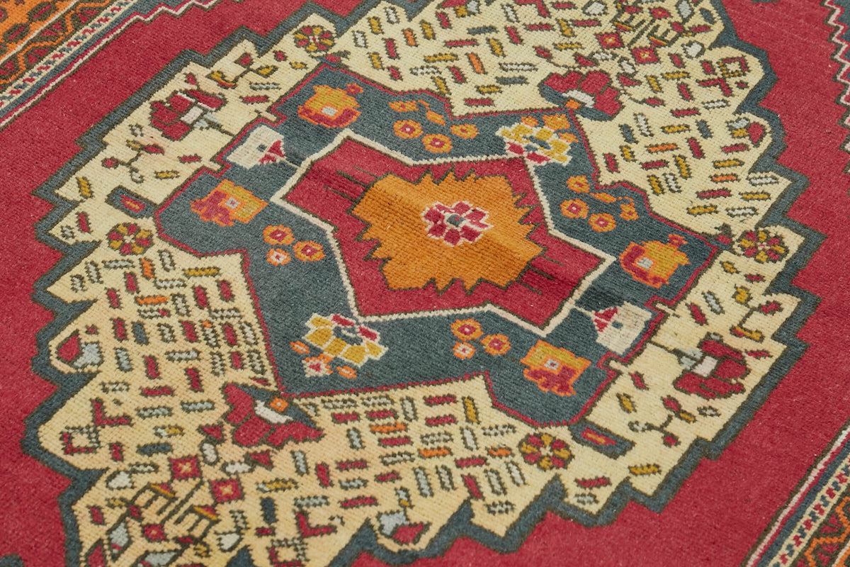 Kavale Kırmızı Etnik Halı Vintage Anadolu Dokuması 131x222 cm – mekânda kullanım