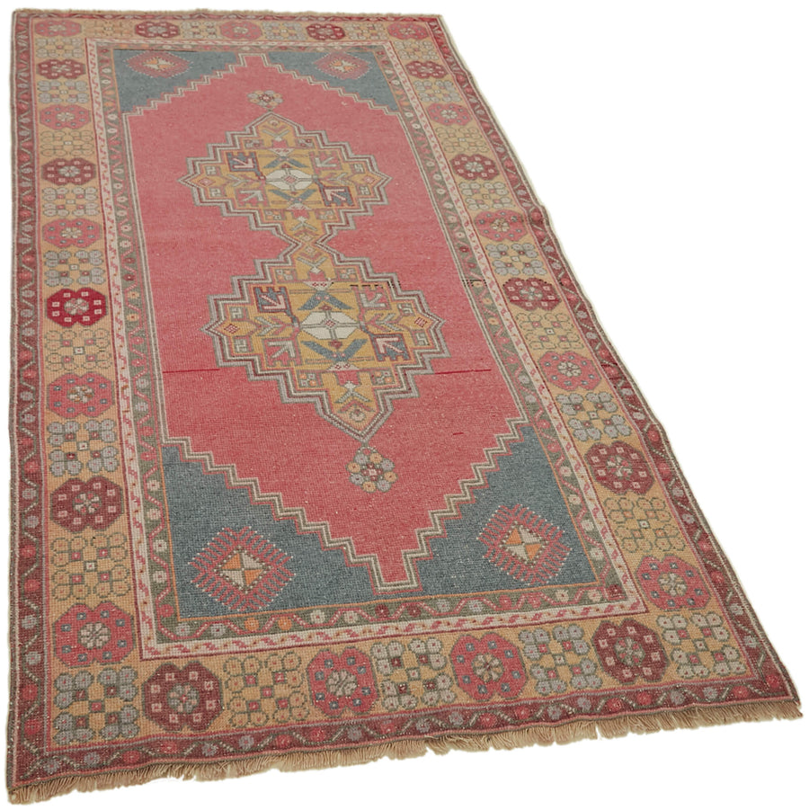 Kavale Pembe Gri Madalyon Göbek El Dokuma Halı 115x219 cm – genel görünüm