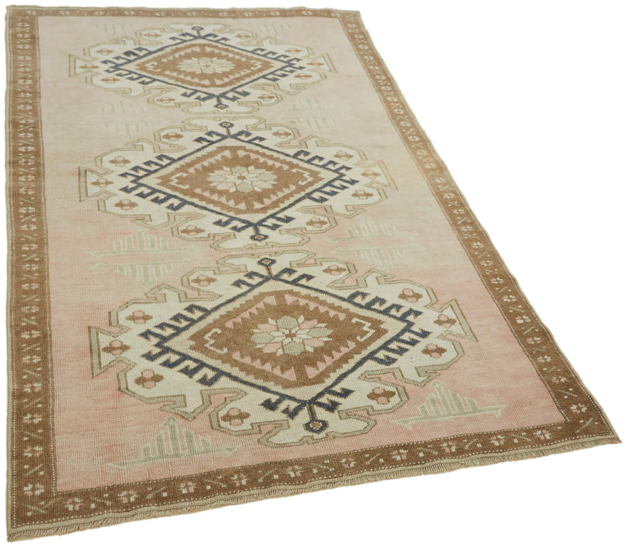Kavale Pembe Kahverengi Geometrik Desenli Yün El Dokuma Halı 124x188 cm – genel görünüm