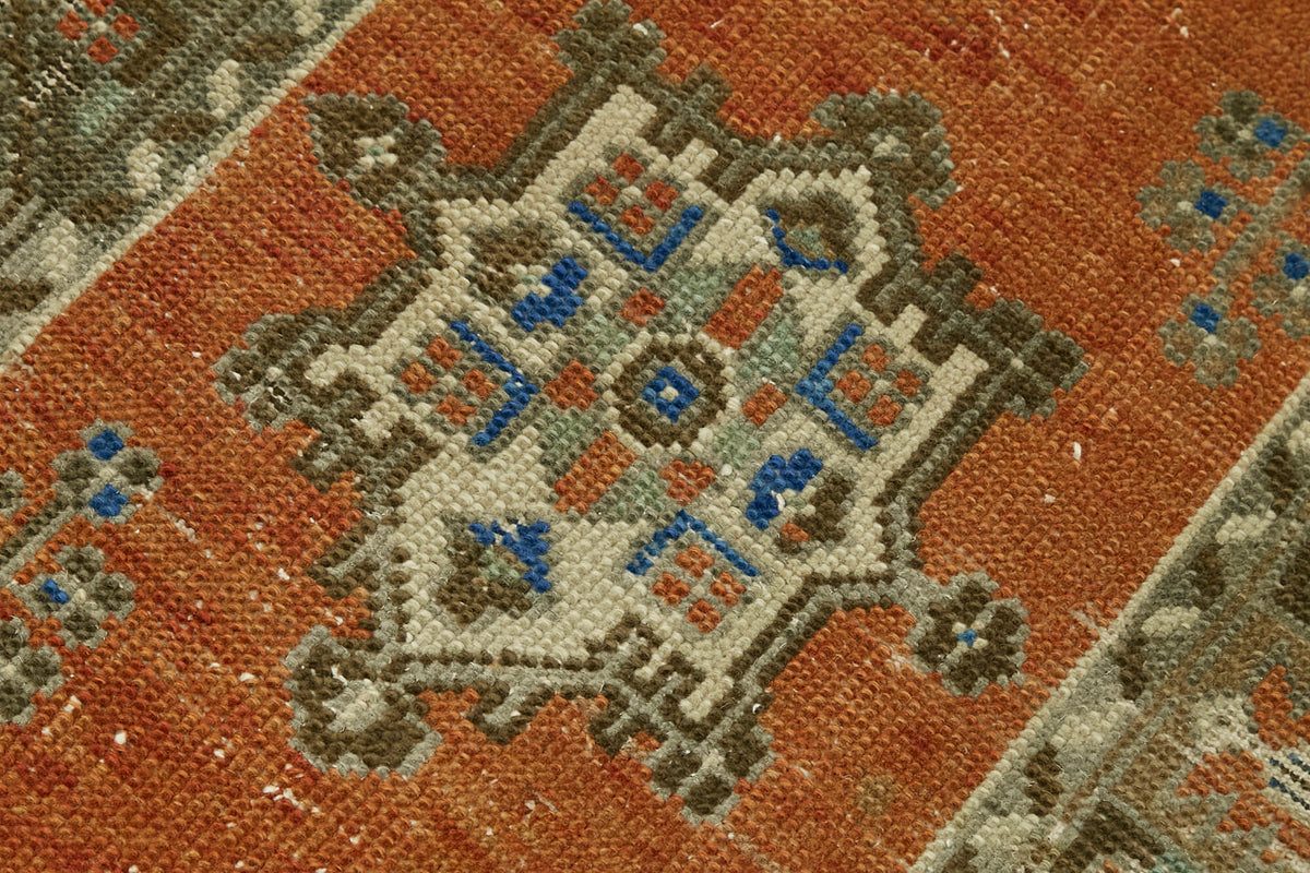 Kavale Anadolu El Dokuma Turuncu ve Kahverengi Geometrik Halı 69x120 cm – mekânda kullanım