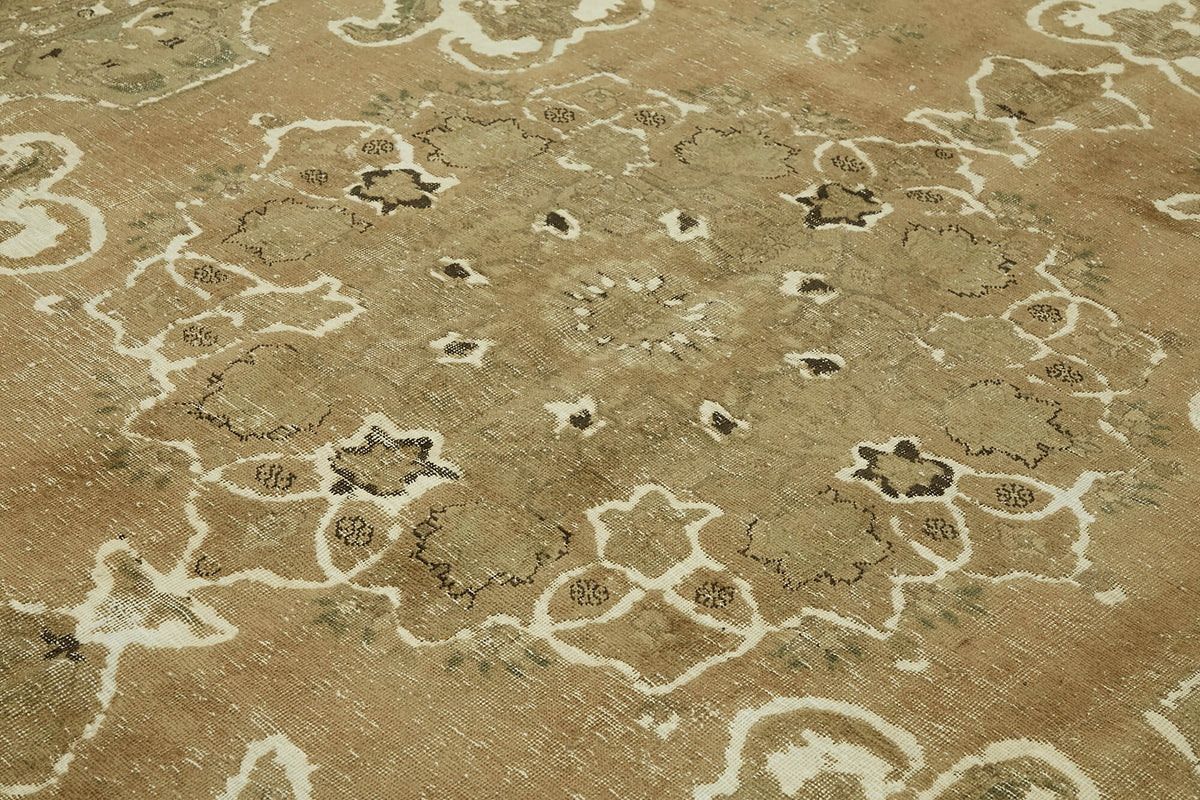 Rusvo Kahverengi Halı 11,6 m2 Vintage El Dokuma Madalyonlu 303x384 cm – mekânda kullanım