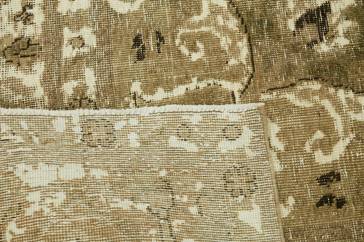 Rusvo Kahverengi Halı 11,6 m2 Vintage El Dokuma Madalyonlu 303x384 cm – arka yüz görünümü