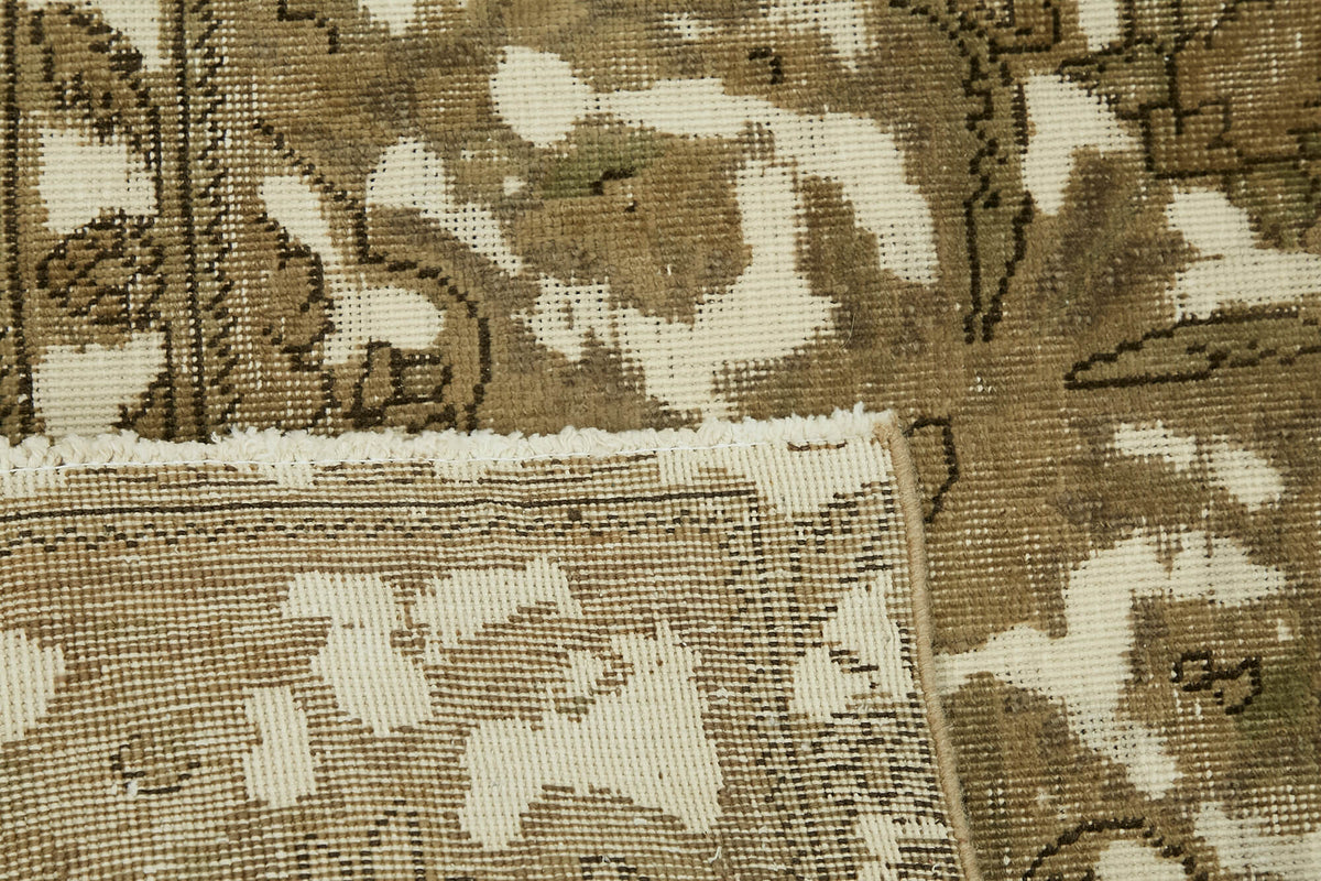 Rusvo Bej ve Kahverengi Madalyon Desenli Yün Vintage Halı 292x380 cm – arka yüz görünümü