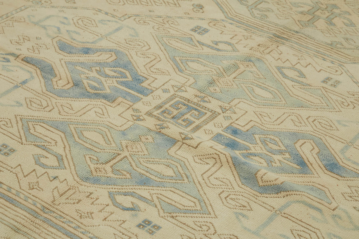 Rusvo Bej Mavi Halı Madalyon Desenli Vintage El Dokuma 263x348 cm – mekânda kullanım