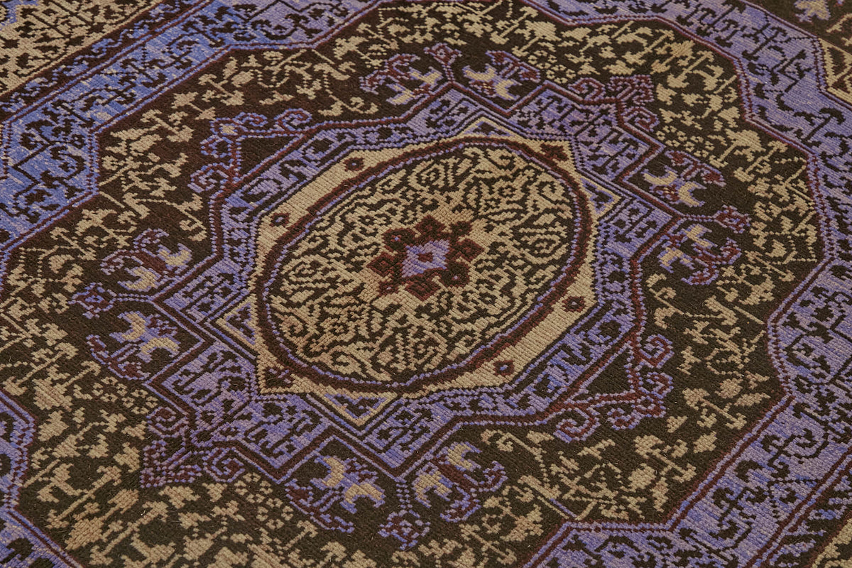 Kavima Madalyon Desenli Kahverengi Uşak El Dokuma Halısı 176x233 cm – mekânda kullanım