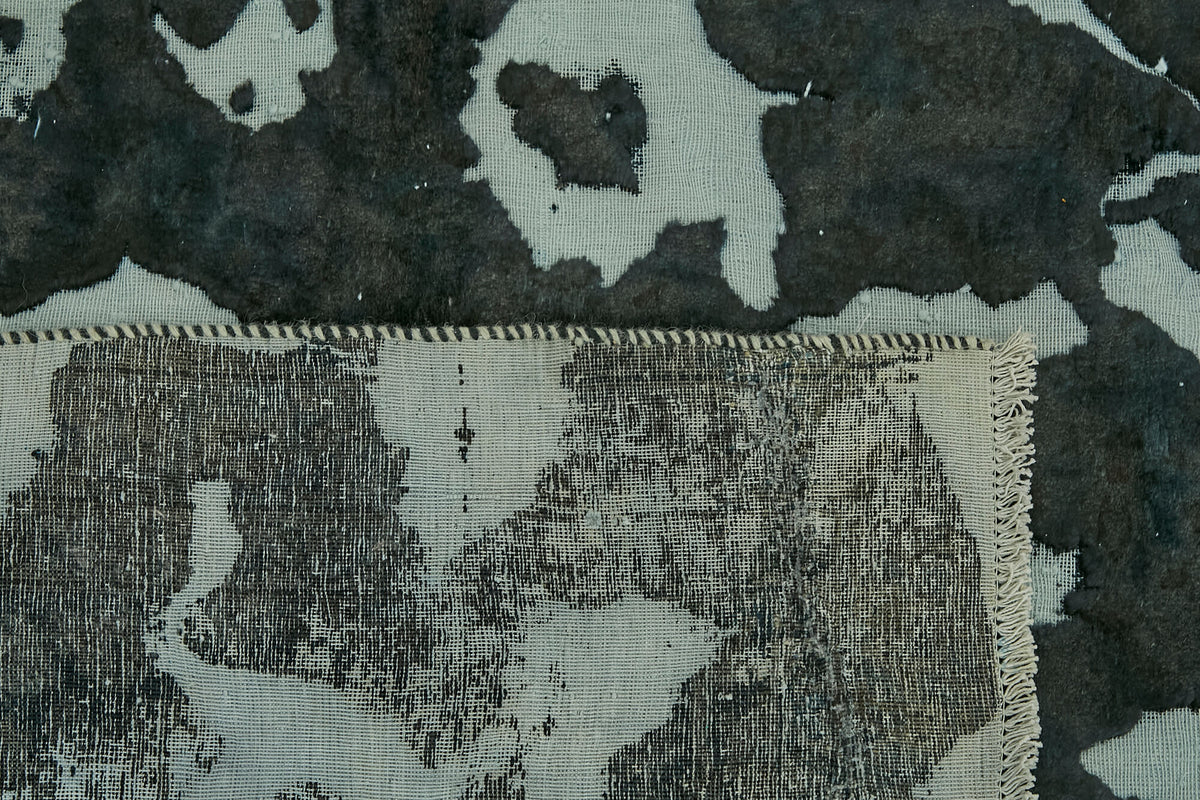 Zelko Siyah Soyut Desenli Yün ve Pamuk El Dokuma Halı 308x423 cm – arka yüz görünümü