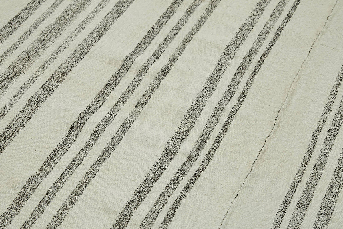 Nosava Ekru Gri Çizgili Modern El Dokuma Halı 225x355 cm – mekânda kullanım