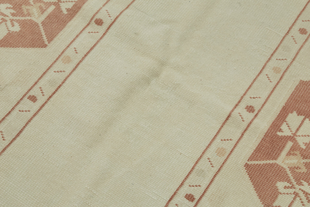 Gekro Geometrik Desenli Bej ve Kırmızı Dokuma Halı 117x176 cm 45043 – mekânda kullanım