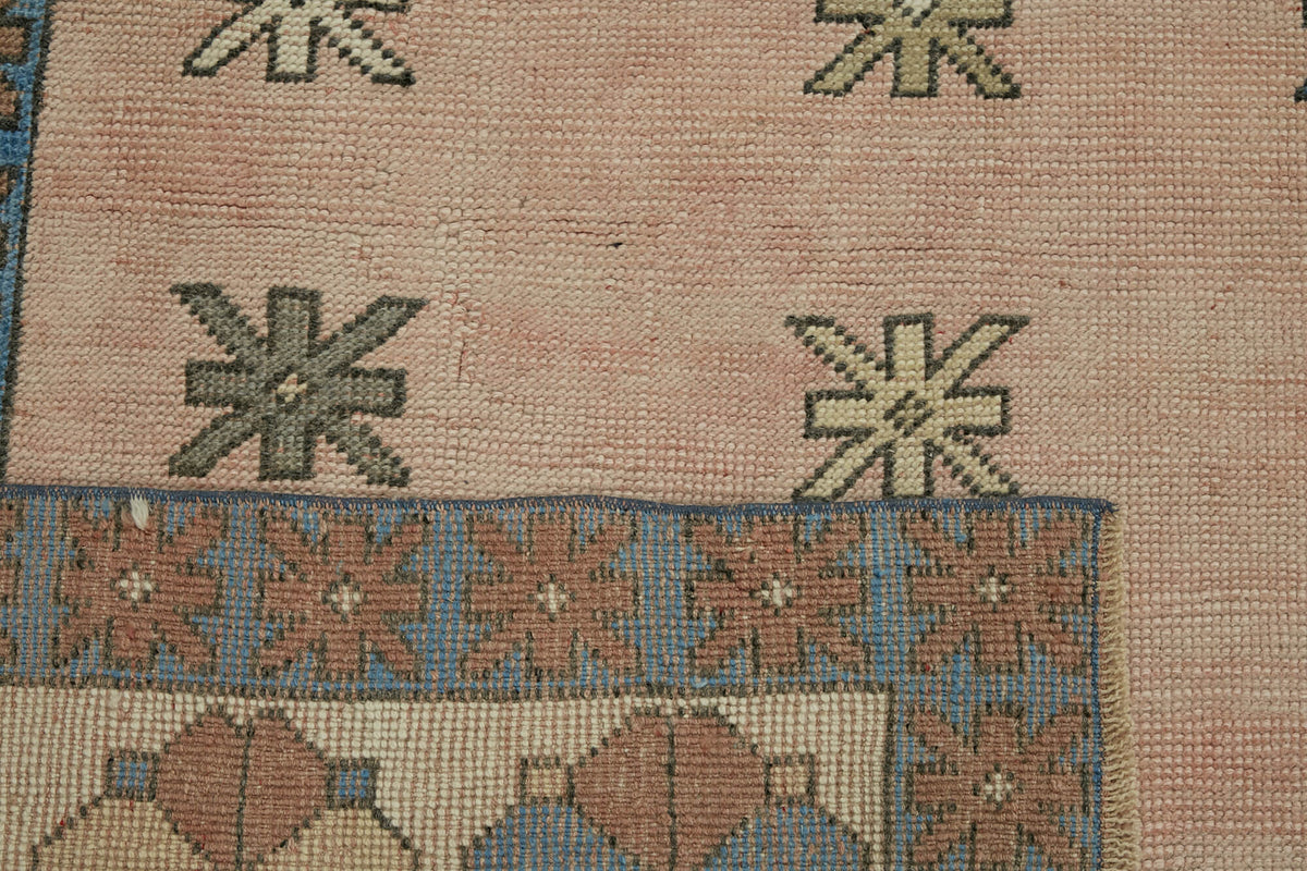 Rusvo Geometrik Desenli Toz Pembe Vintage Halı 336x403 cm – arka yüz görünümü