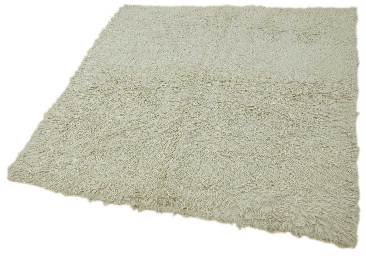 Timvi Ekru Yeşil Düz Vintage El Dokuma Halı 147x150 cm – doku yakın çekim