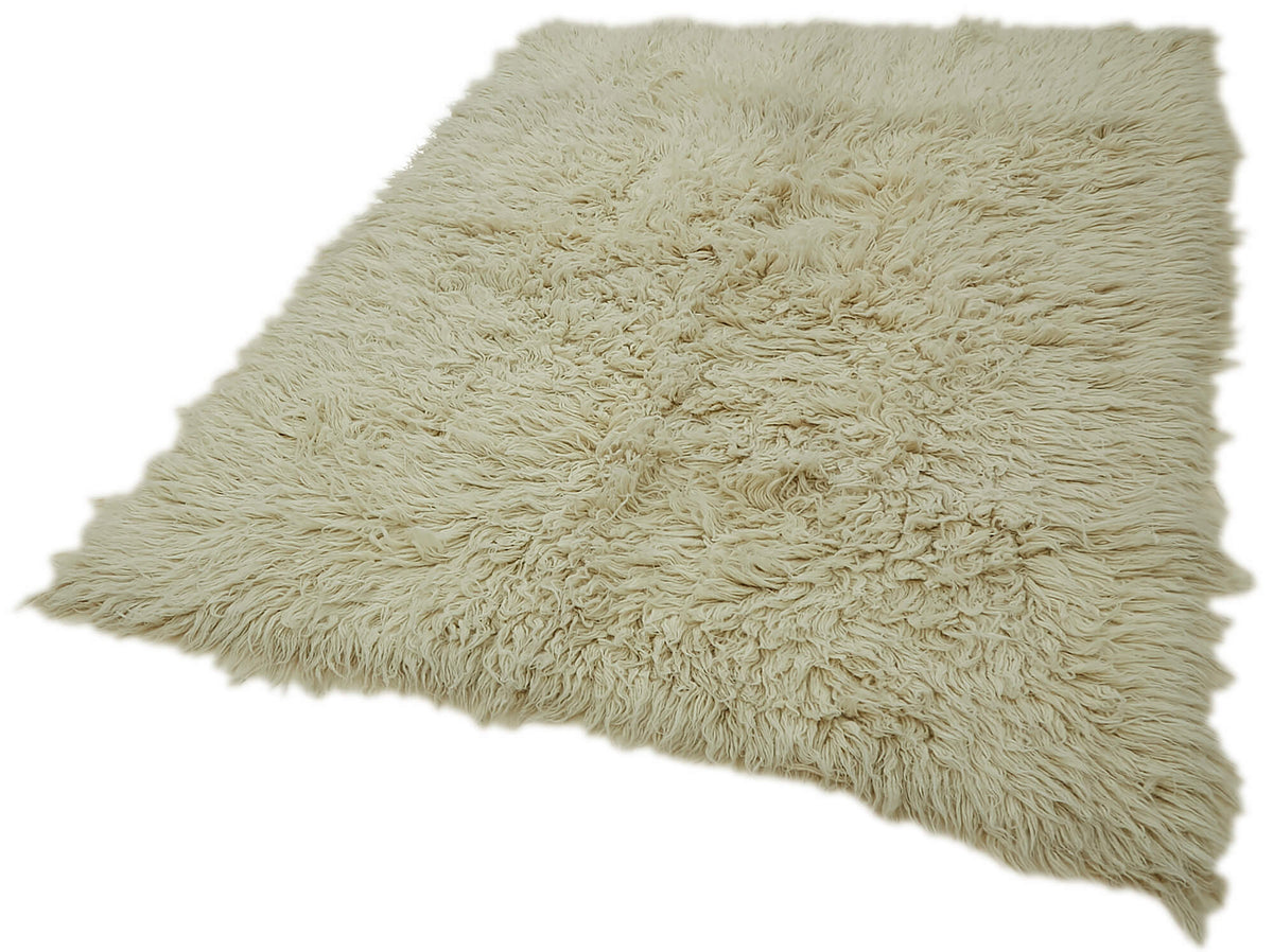 Timvi Bej Yeşil Düz Modern Vintage Shaggy El Dokuma Halı 151x202 cm – doku yakın çekim