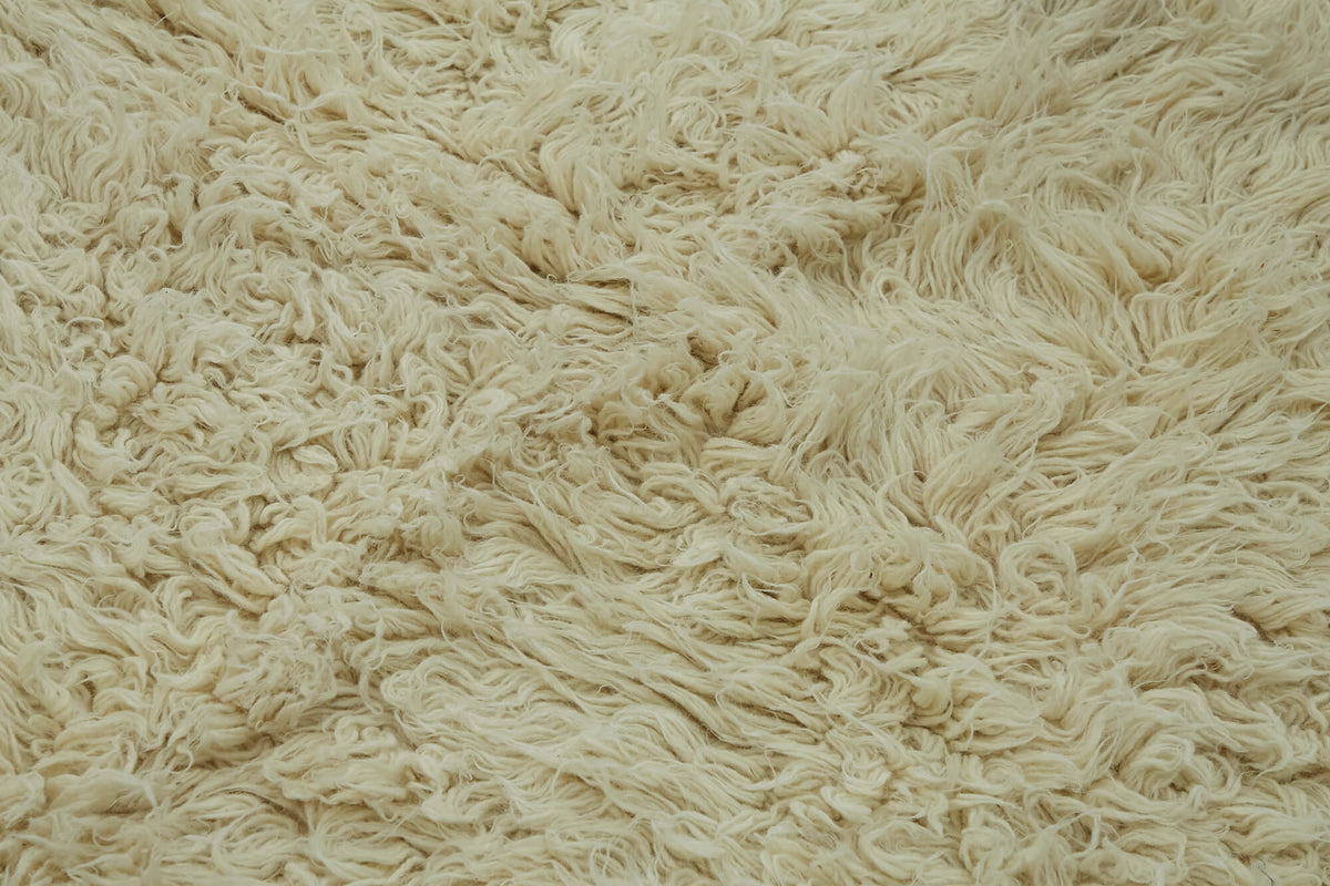 Timvi Bej Yeşil Düz Modern Vintage Shaggy El Dokuma Halı 151x202 cm – mekânda kullanım