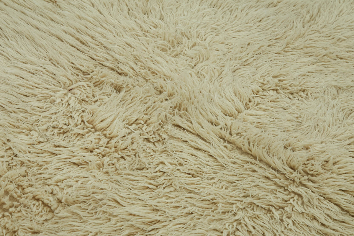 Timvi Desensiz Düz Yeşil ve Bej Tonlarda Vintage Tulu Halı 152x196 cm – mekânda kullanım