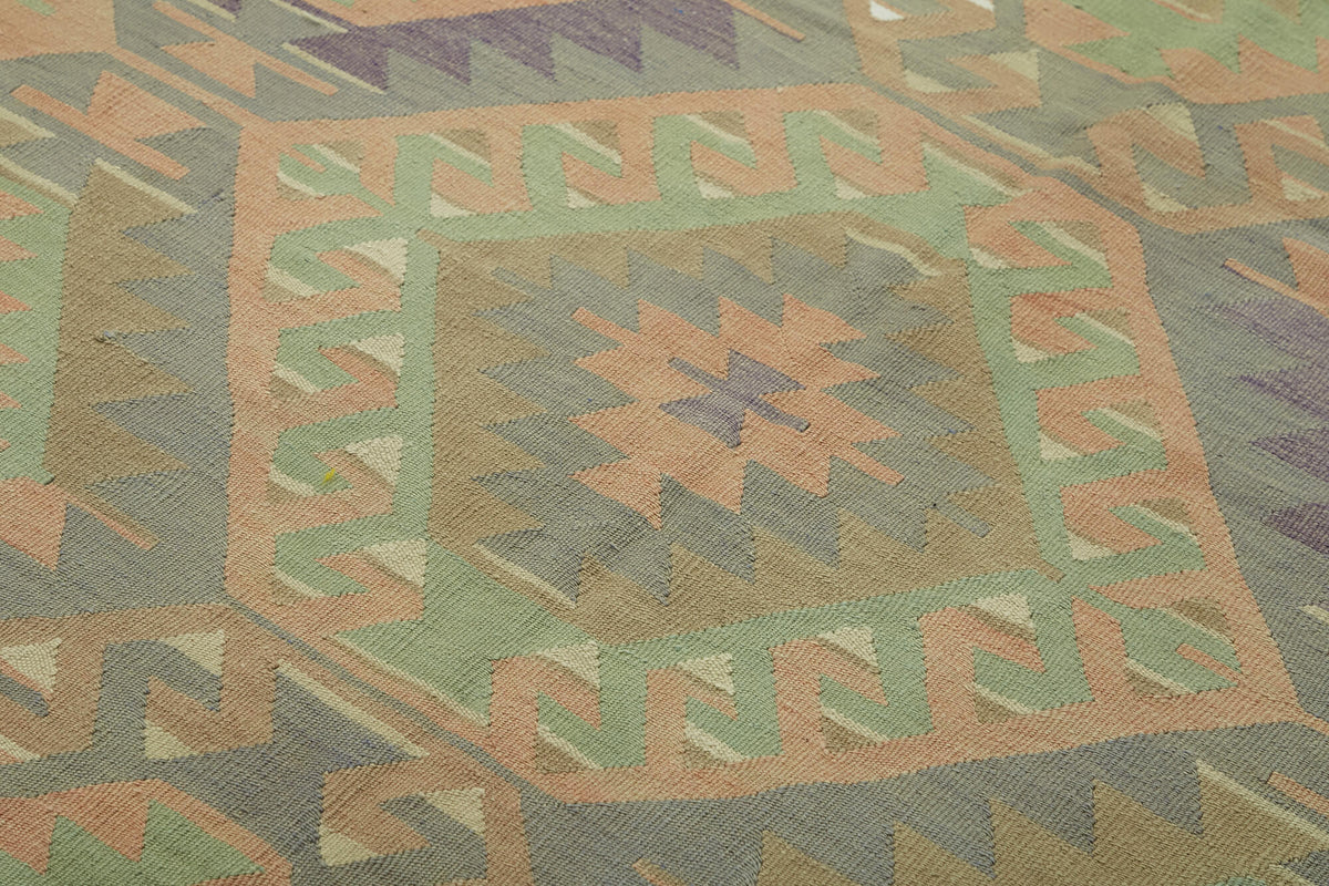 Kavro Yeşil Kahverengi Baklava Desenli Geometrik El Dokuma Kilim 183x322 cm – mekânda kullanım