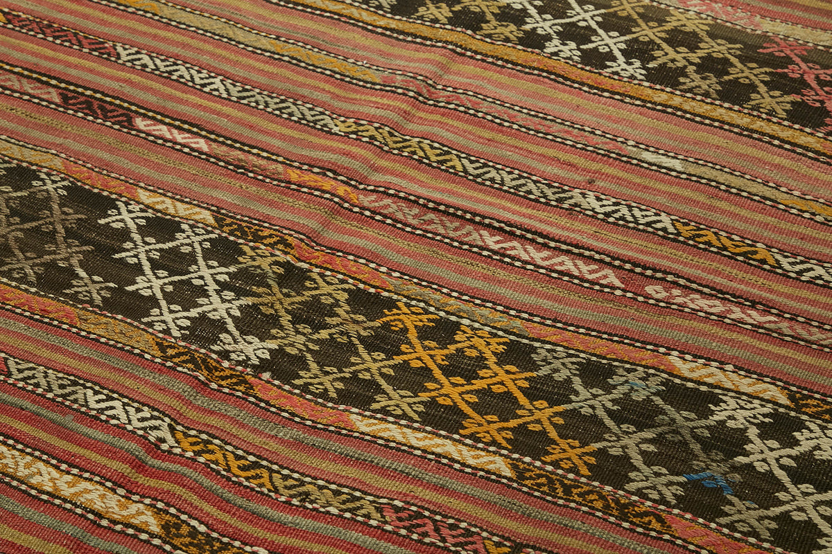 Kavro Kırmızı Etnik Halı Geometrik Desenli El Dokuma 156x257 cm – mekânda kullanım