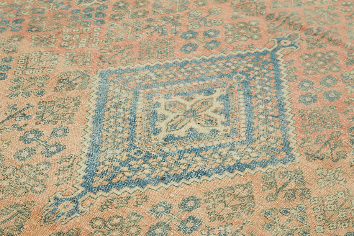 Rusvo Pembe Mavi Geometrik Desenli El Dokuma Halı 263x381 cm – mekânda kullanım