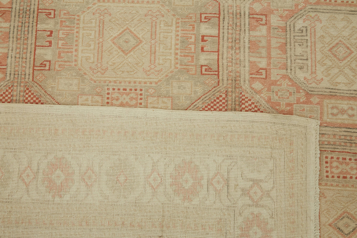Rusvo Bej Pembe Geometrik Desenli Yün Vintage Halı 243x380 cm – arka yüz görünümü
