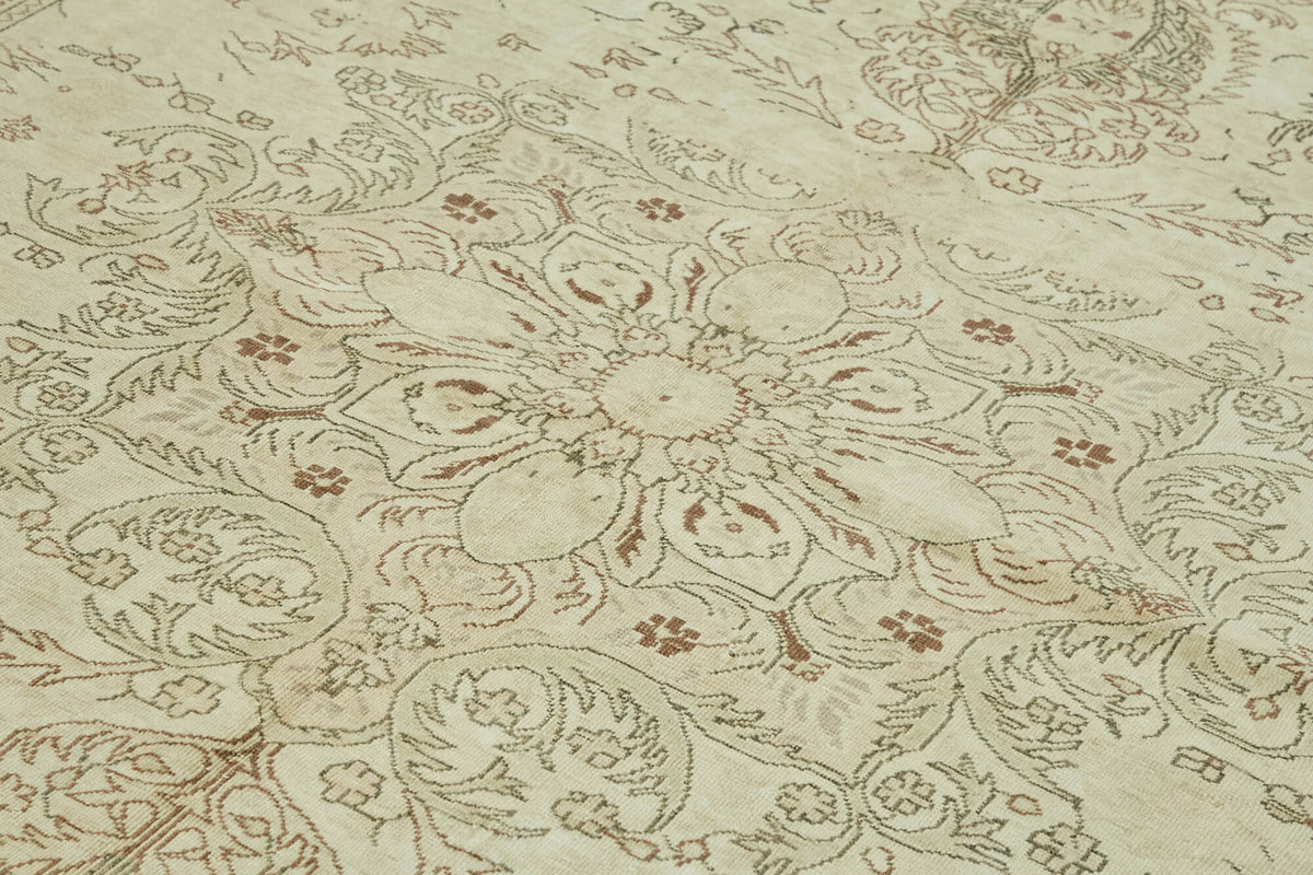 Rusvo Bej ve Kahverengi Çiçekli Yün Vintage Halı 231x369 cm – mekânda kullanım