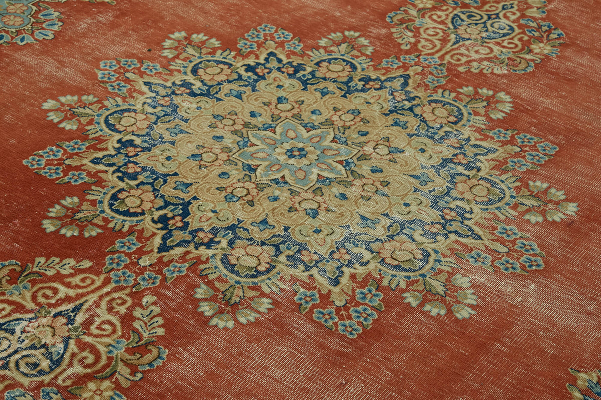 Rusvo Kırmızı Lacivert Madalyon Desenli Vintage El Dokuma Halı 267x361 cm – mekânda kullanım