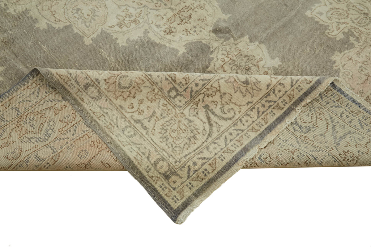 Rusvo Gri Bej Madalyon Desenli Vintage El Dokuma Halı 258x403 cm – kenar detayı