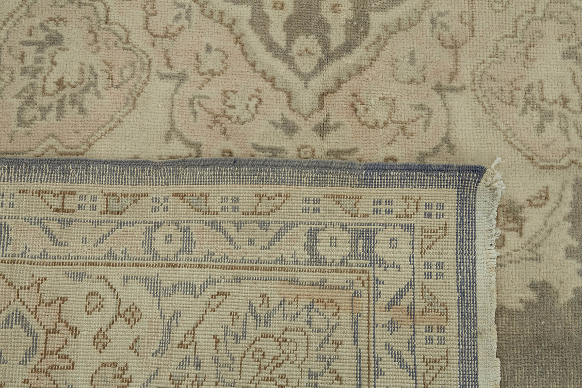 Rusvo Gri Bej Madalyon Desenli Vintage El Dokuma Halı 258x403 cm – arka yüz görünümü