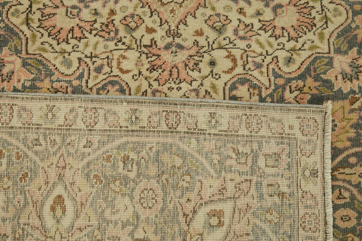 Rusvo Bej Pembe Madalyon Desenli Yün El Dokuma Halı 256x351 cm – arka yüz görünümü