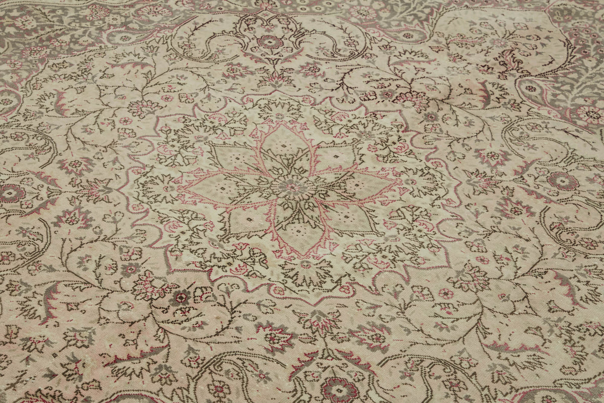 Rusvo Kahverengi Halı Bej Zeminli Vintage Madalyonlu 243x348 cm – mekânda kullanım