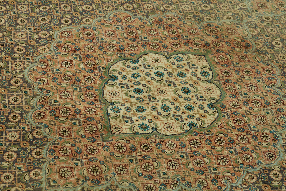 Rusvo Kahverengi ve Yeşil Madalyonlu Yün Vintage Halı 197x280 cm – mekânda kullanım