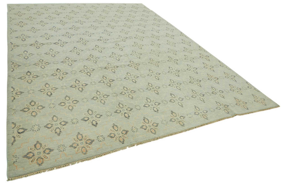 Nivro Light Grey Hand-Woven Rug with Beige Geometric Pattern 271x358 cm – overall view
