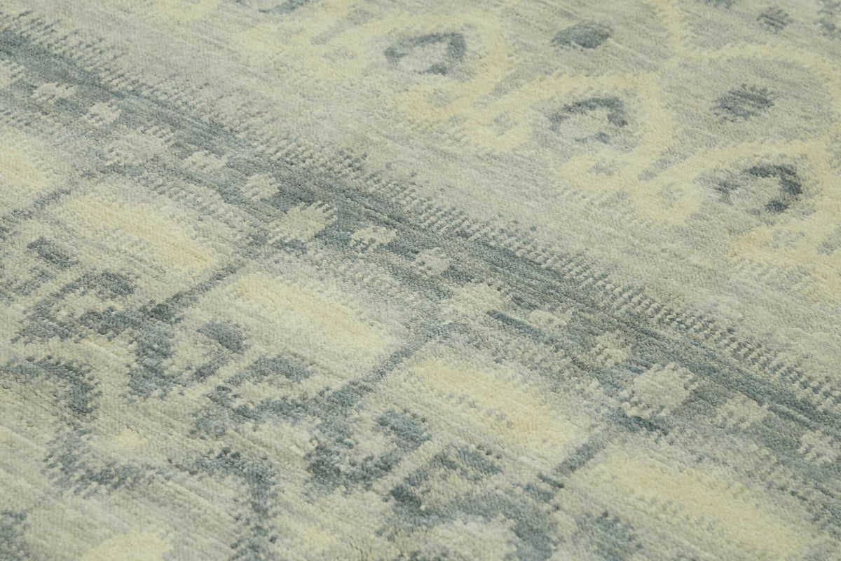 Nivro Dokuma Modern Geometrik Gri ve Krem Renkli Halı 274x355 cm – mekânda kullanım