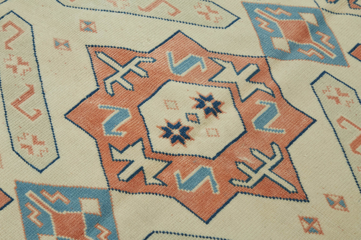 Gekro Krem Kırmızı Geometrik Etnik El Dokuma Halı 127x188 cm – mekânda kullanım