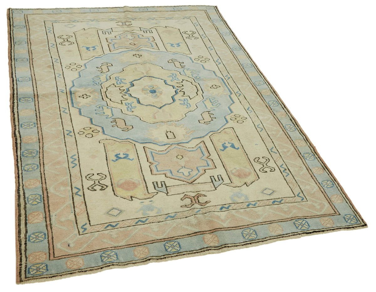 Gekro Etnik Bej Açık Mavi Geometrik Desenli El Dokuma Halı 140x191 cm – genel görünüm
