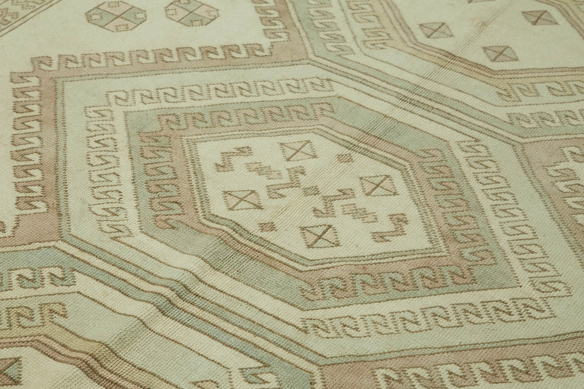 Kavale Bej Kahverengi Geometrik Desenli Yün El Dokuma Halı 225x285 cm – mekânda kullanım