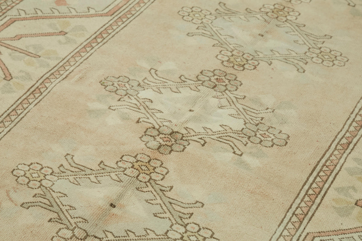 Kavale Madalyon Desenli Açık Pembe ve Bej El Dokuma Halı 191x289 cm – mekânda kullanım