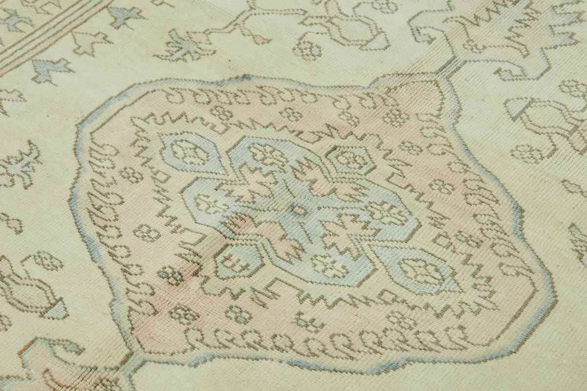 Kavale Krem Madalyon Desenli Yün ve Pamuk El Dokuma Halı 200x291 cm – mekânda kullanım