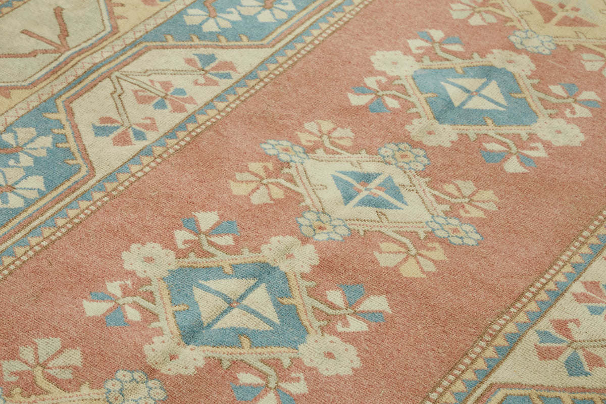 Kavale Geometrik Desenli Kırmızı Etnik Anadolu Halısı 158x251 cm – mekânda kullanım