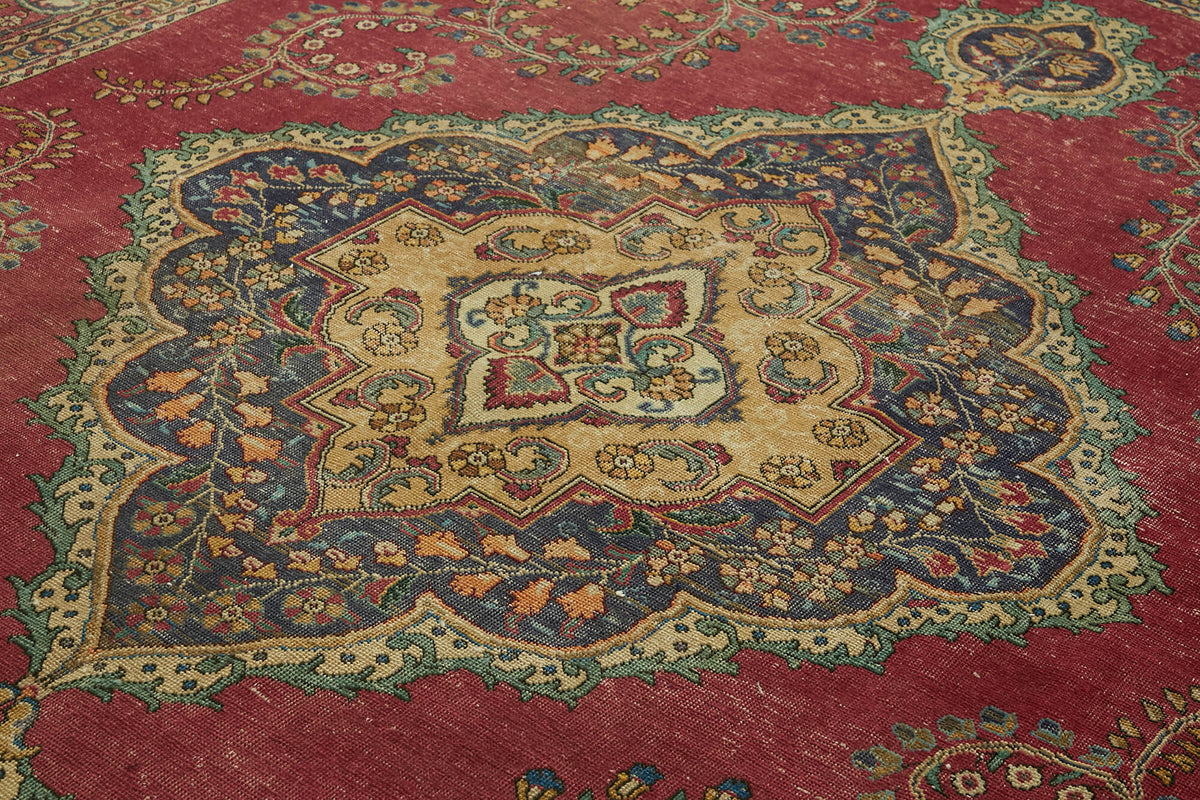 Rusvo Kırmızı Lacivert Madalyon Göbek Desenli Vintage El Dokuma Halı 287x382 cm – mekânda kullanım