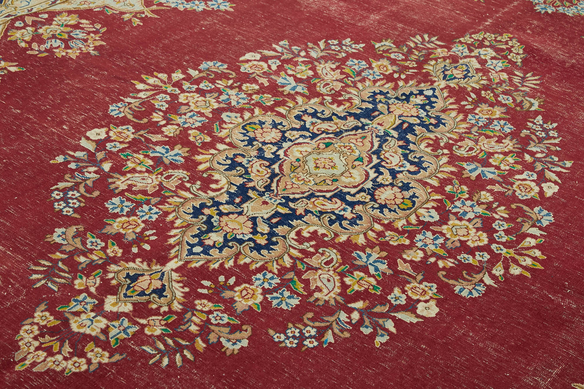 Rusvo Kırmızı Madalyon Desenli Vintage Yün El Dokuma Halı 295x390 cm – mekânda kullanım