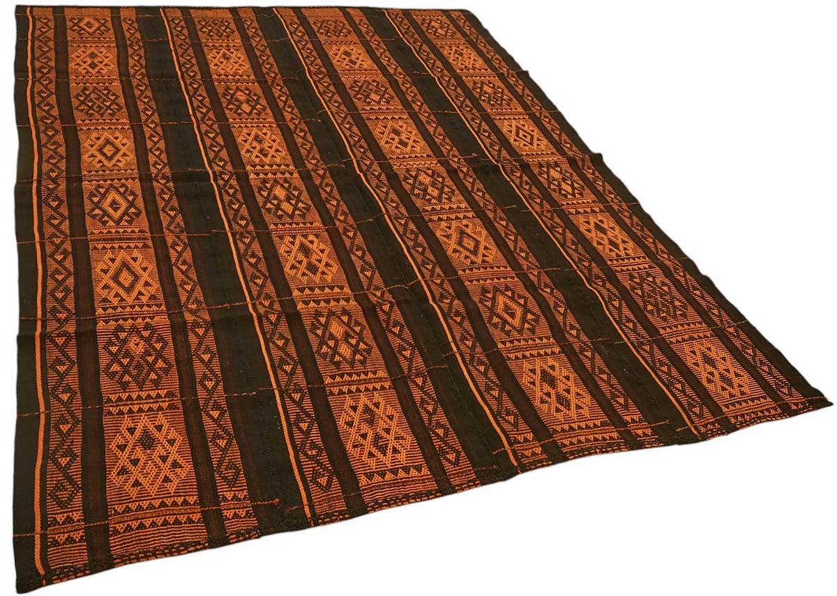 Truvo Geometrik Kilim Koyu Kahve ve Turuncu Renklerde 176x244 cm – genel görünüm