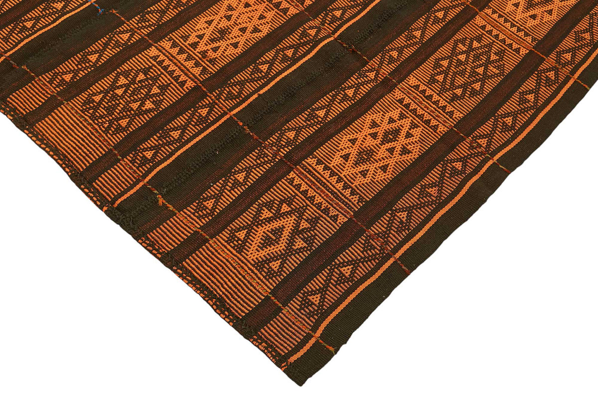 Truvo Geometrik Kilim Koyu Kahve ve Turuncu Renklerde 176x244 cm – detay görünümü