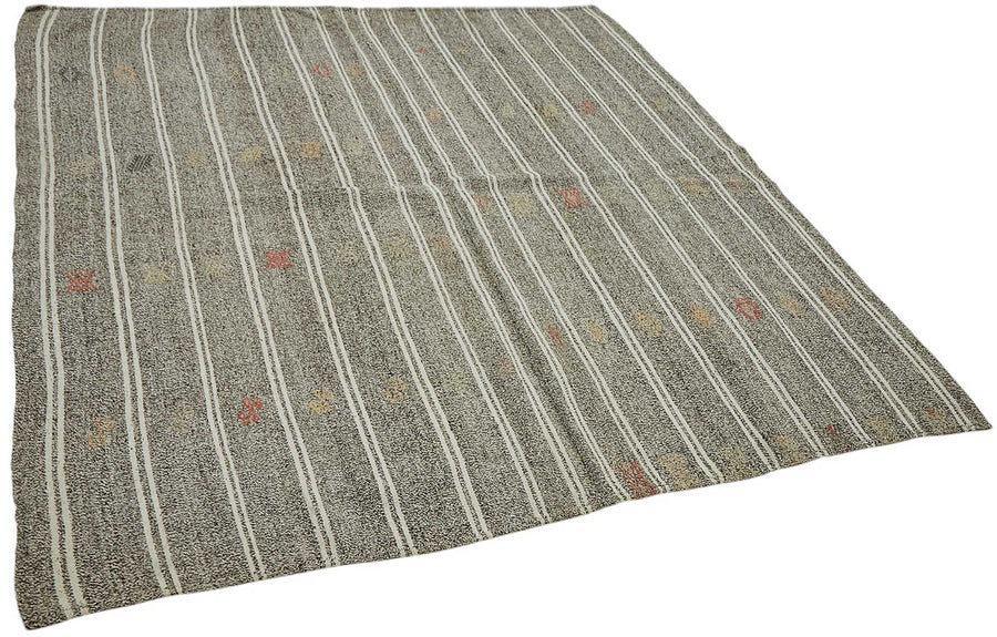 Truvo Gri Kırmızı Çizgili Keçi Kılı El Dokuma Kilim 193x200 cm – genel görünüm