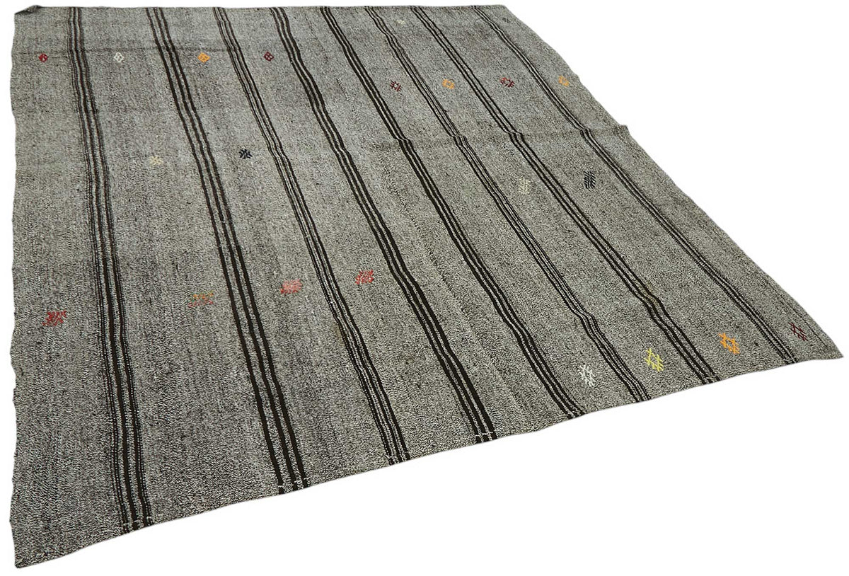 Truvo Gri Siyah Çizgili Keçi Kılı Kilim 208x233 cm 47210 – genel görünüm